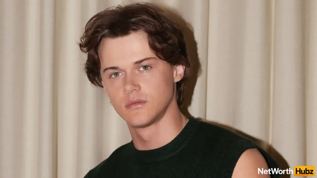 christopher briney height